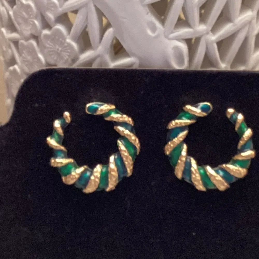 Goldtone and Green Enamel Hoop/Crescent Earrings Pierced